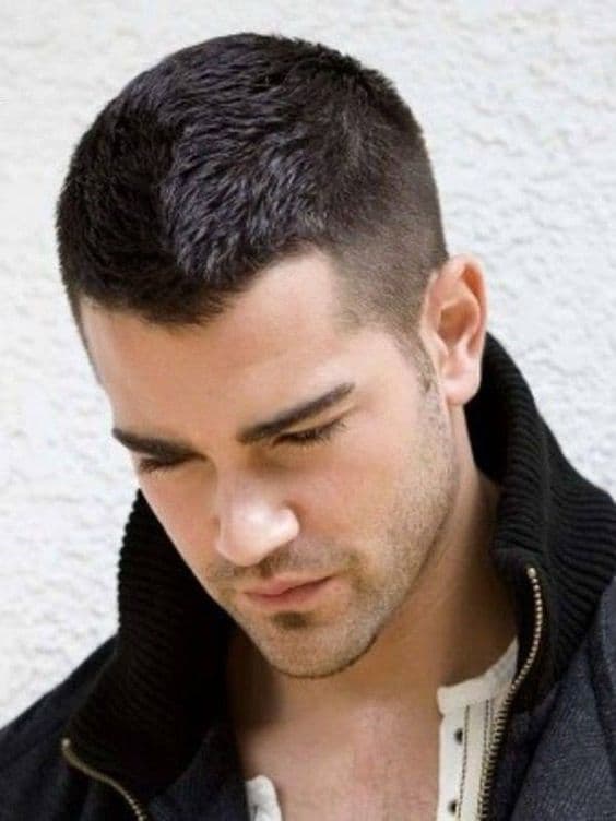 Men's Haircuts for Round Face Shape Photo №9