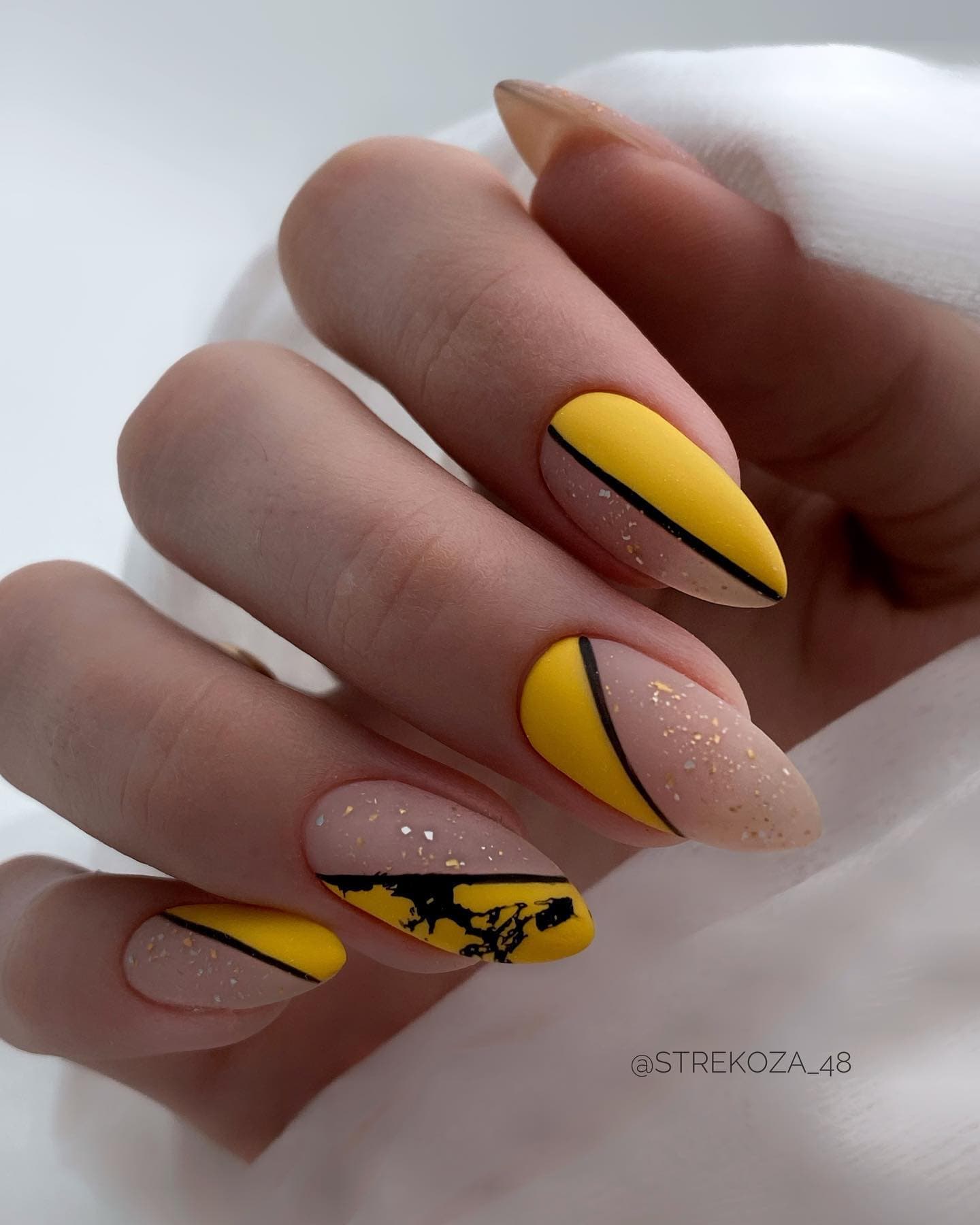 Yellow Nail Designs Photo №52